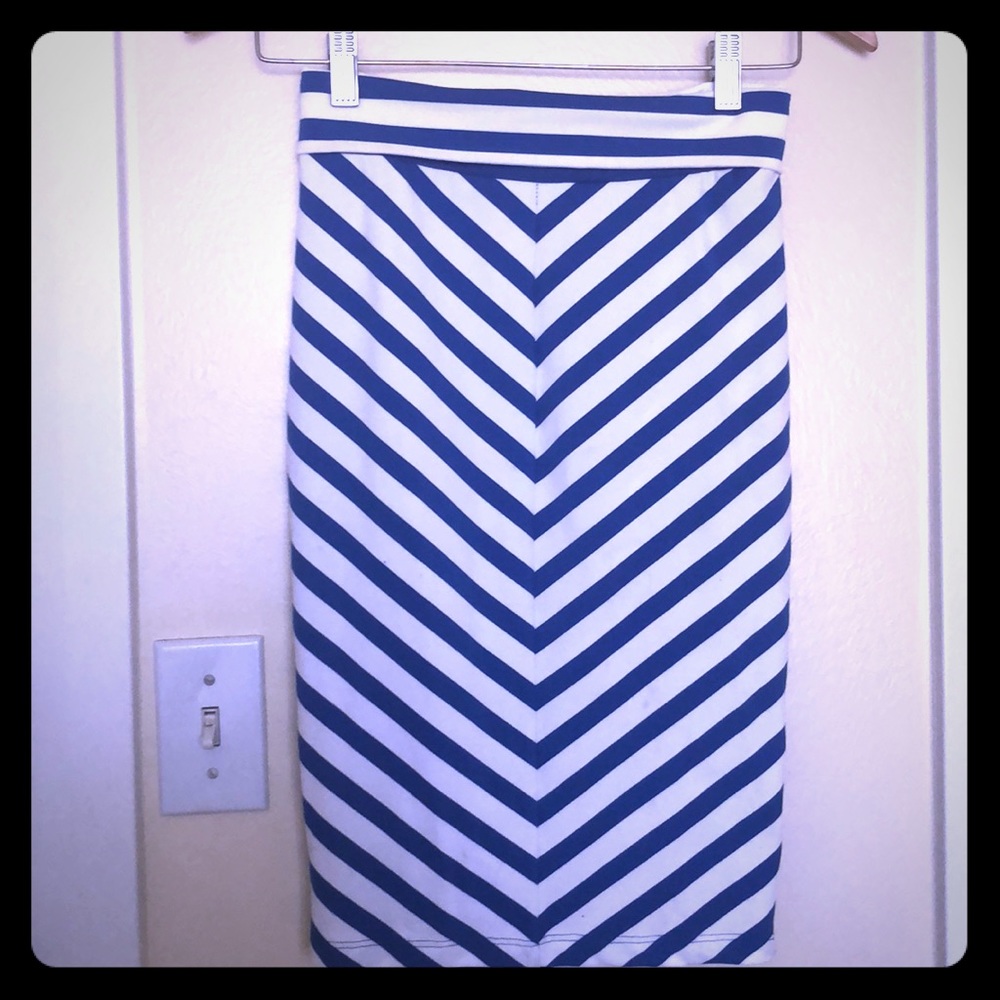 New Bebe pencil skirt XS